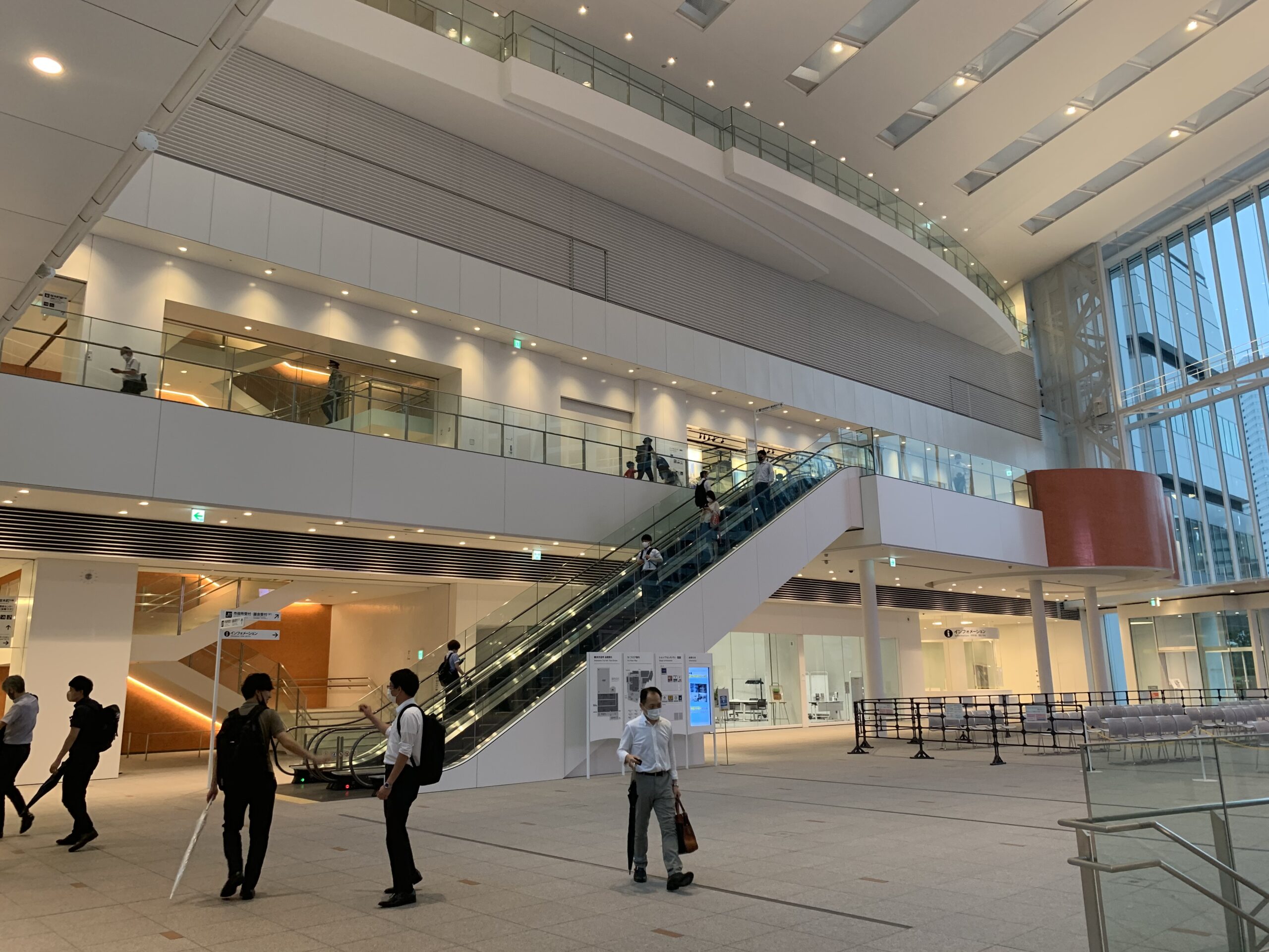 横浜市役所